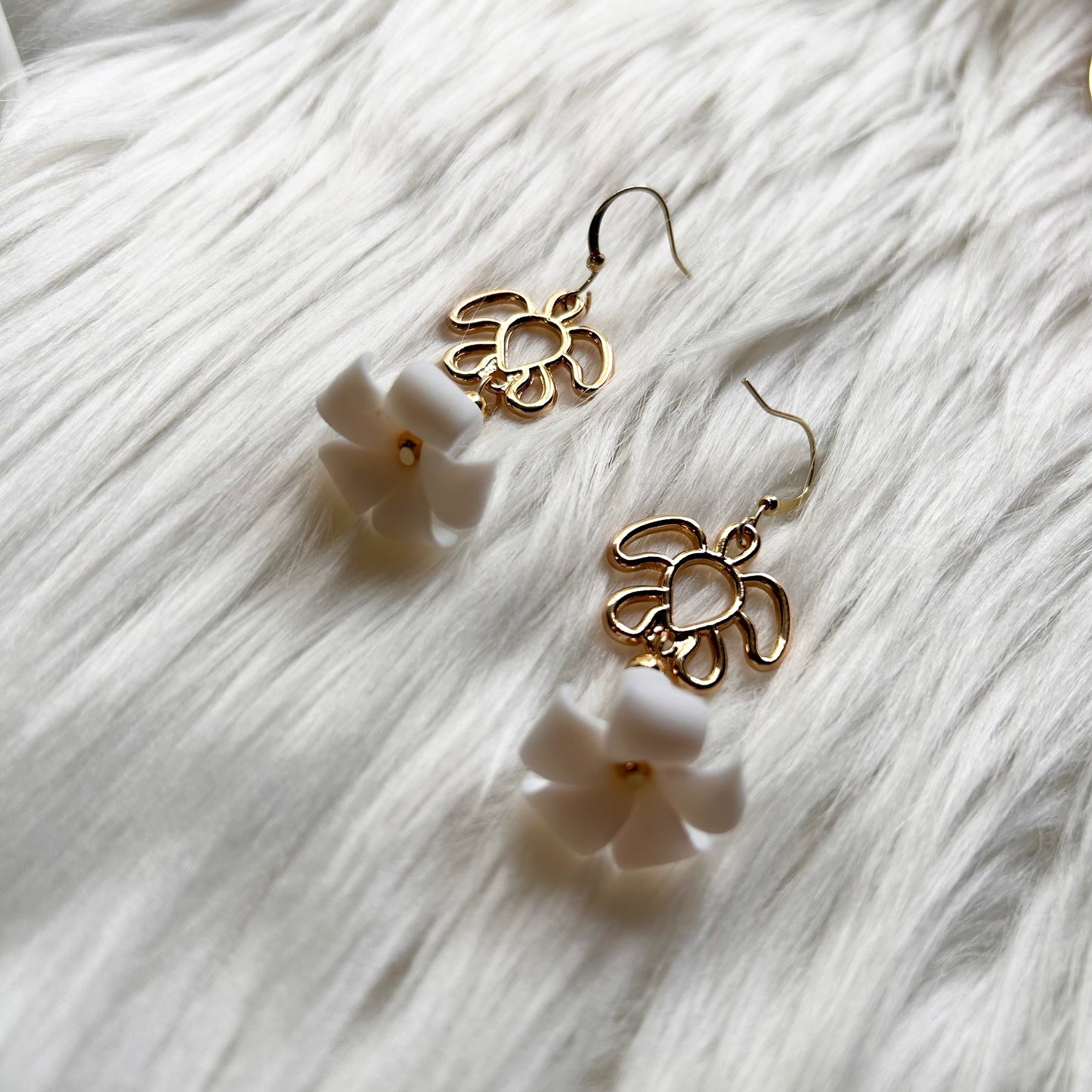 Puakenikeni Flower Gold Plated Honu Turtle Dangle Charm Earrings