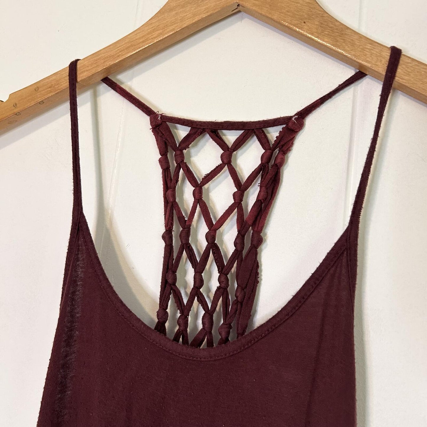 Charlotte Russe Burgundy Spaghetti Strap Oversized Netted Tank Top - Women's Small