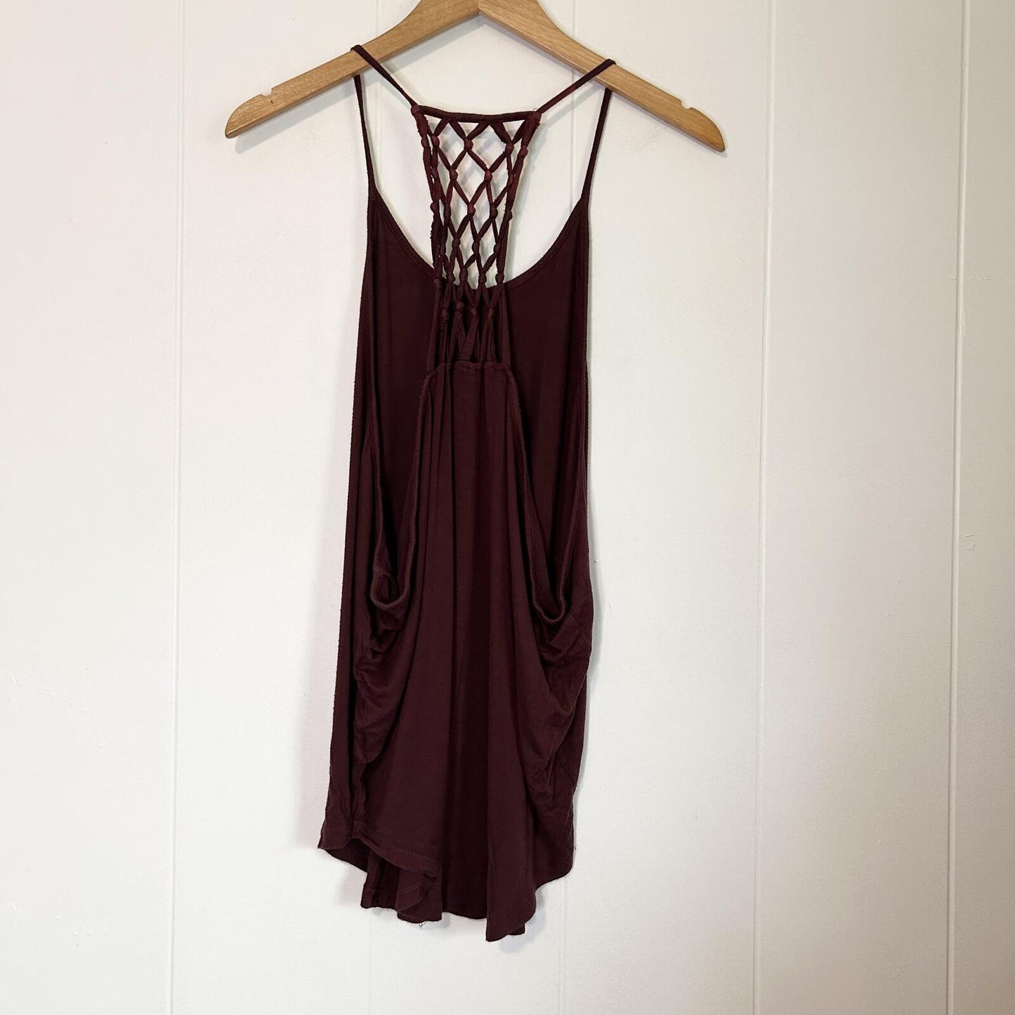 Charlotte Russe Burgundy Spaghetti Strap Oversized Netted Tank Top - Women's Small