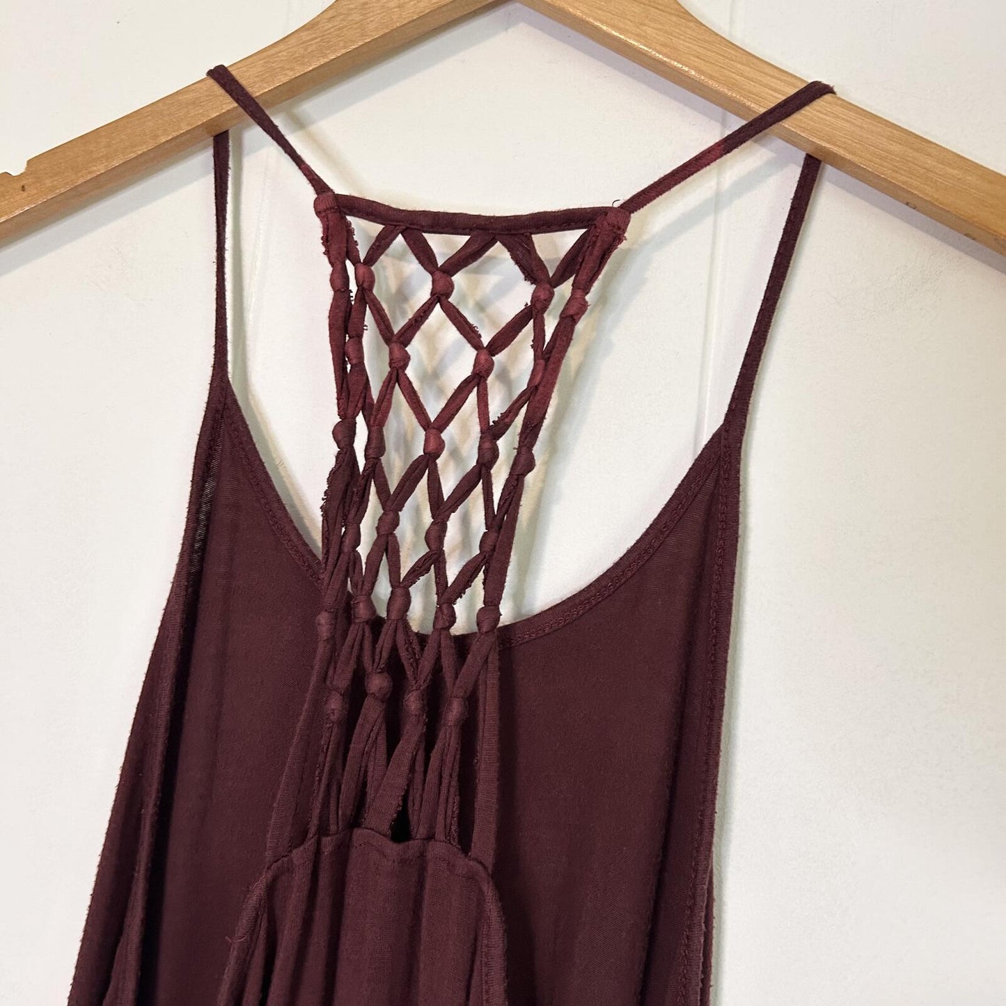 Charlotte Russe Burgundy Spaghetti Strap Oversized Netted Tank Top - Women's Small