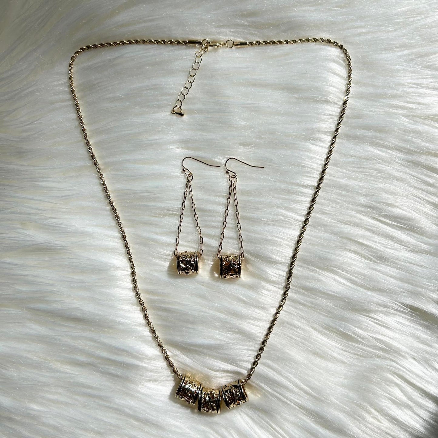 Hawaiian Floral Barrel Rope Chain Necklace Paper Clip Earrings Set