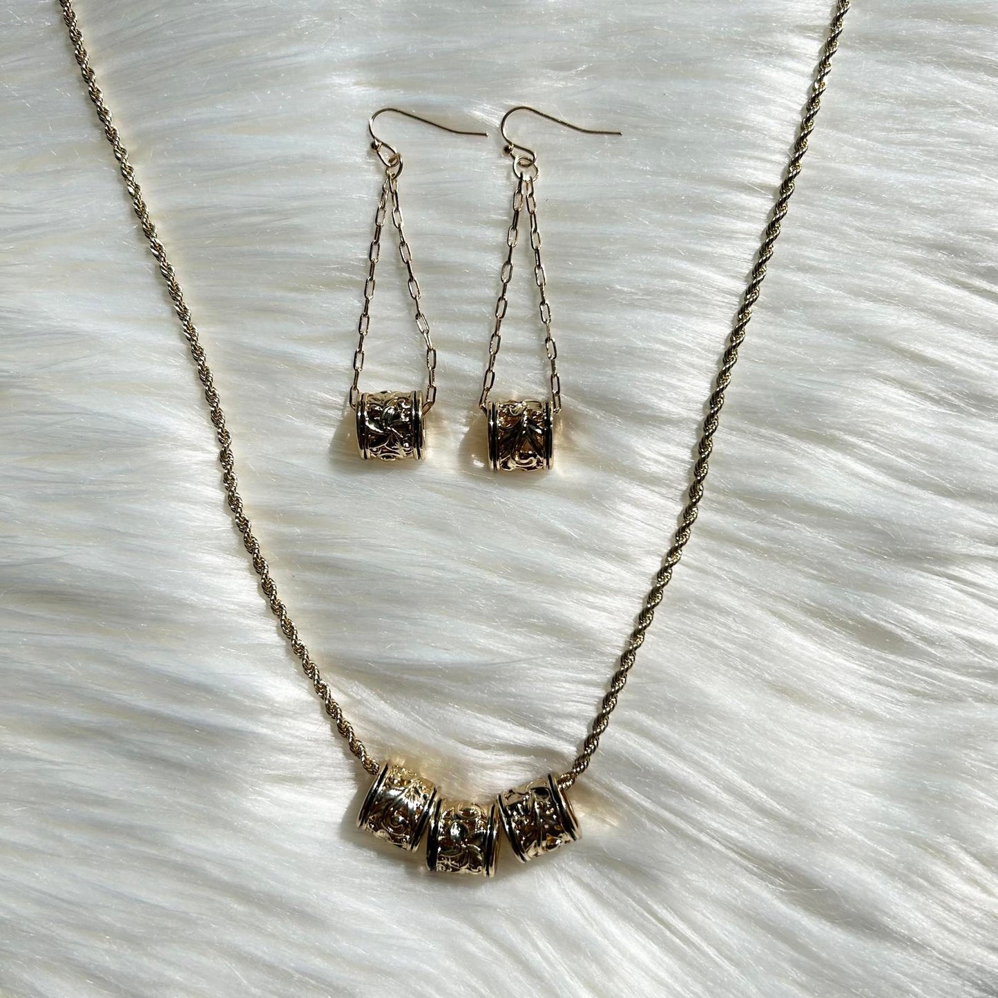 Hawaiian Floral Barrel Rope Chain Necklace Paper Clip Earrings Set